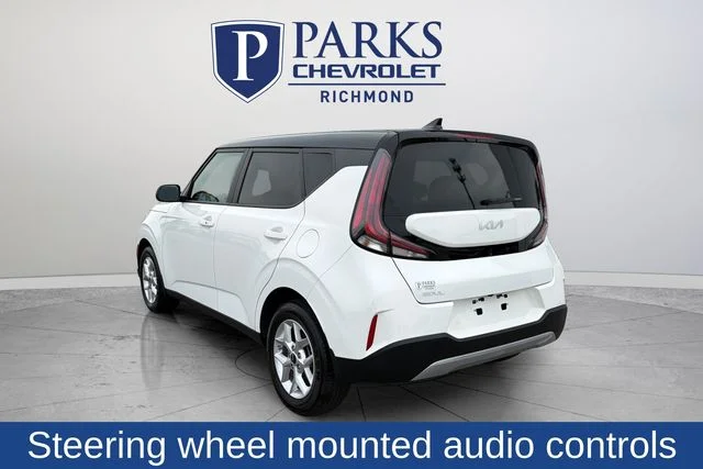 Used 2025 White Kia S image 5