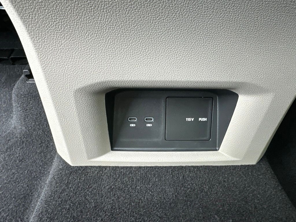 2021 Volkswagen Atlas SE w/Tech R-Line - Photo 26
