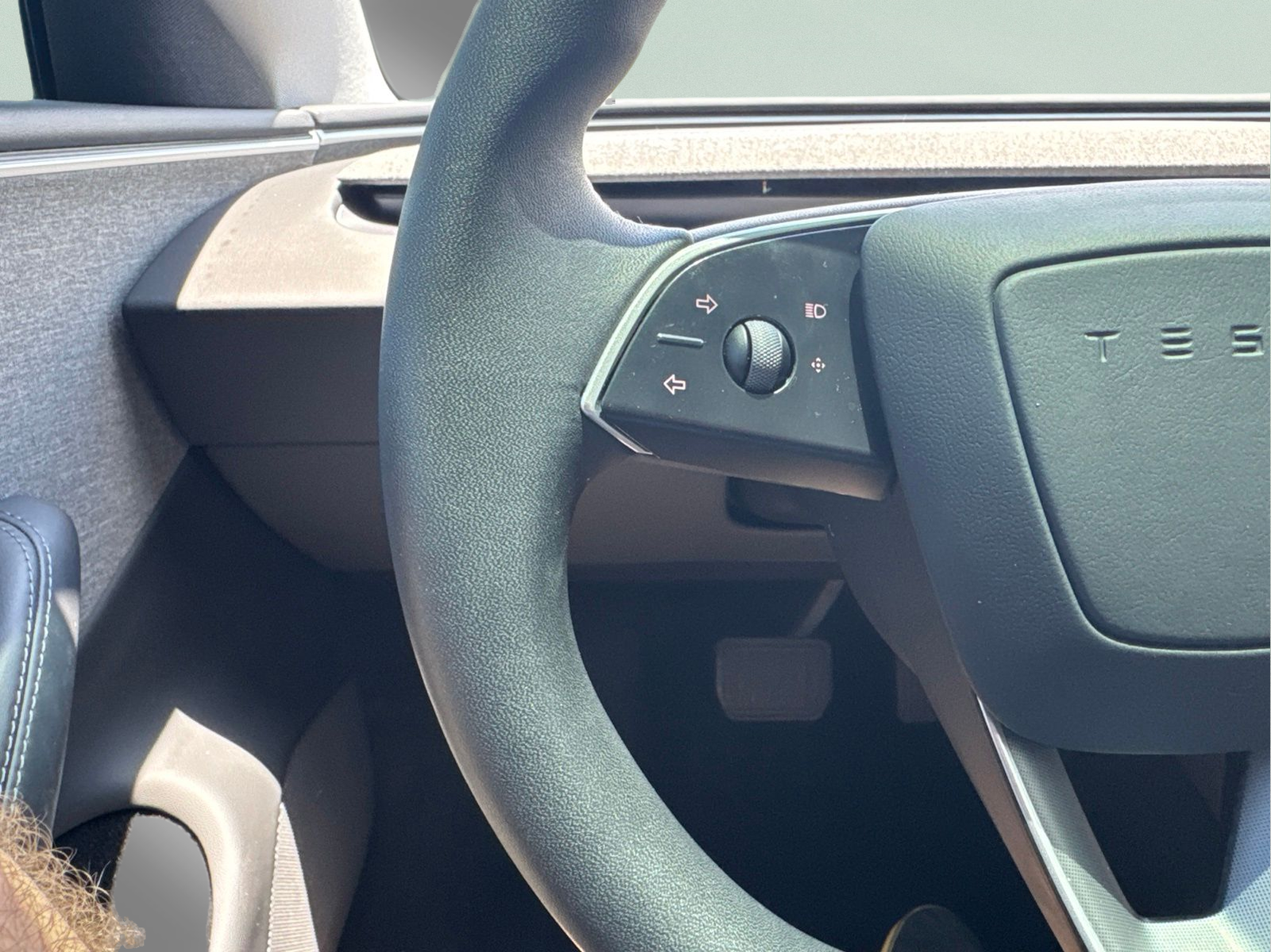 Used 2025  Tesla Long Range image 11