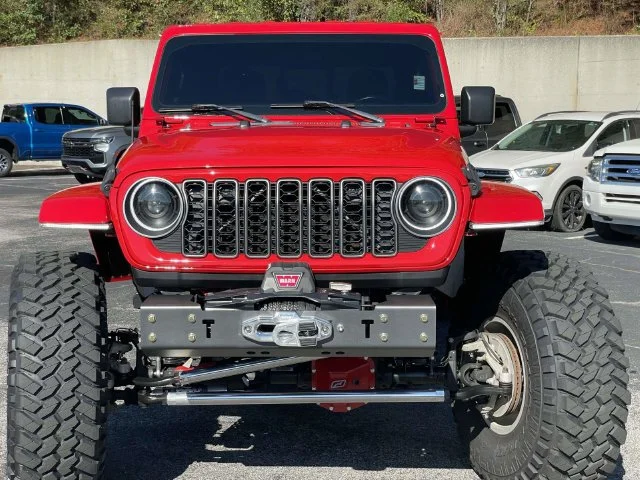 Used 2021 Red Jeep Sport image 9