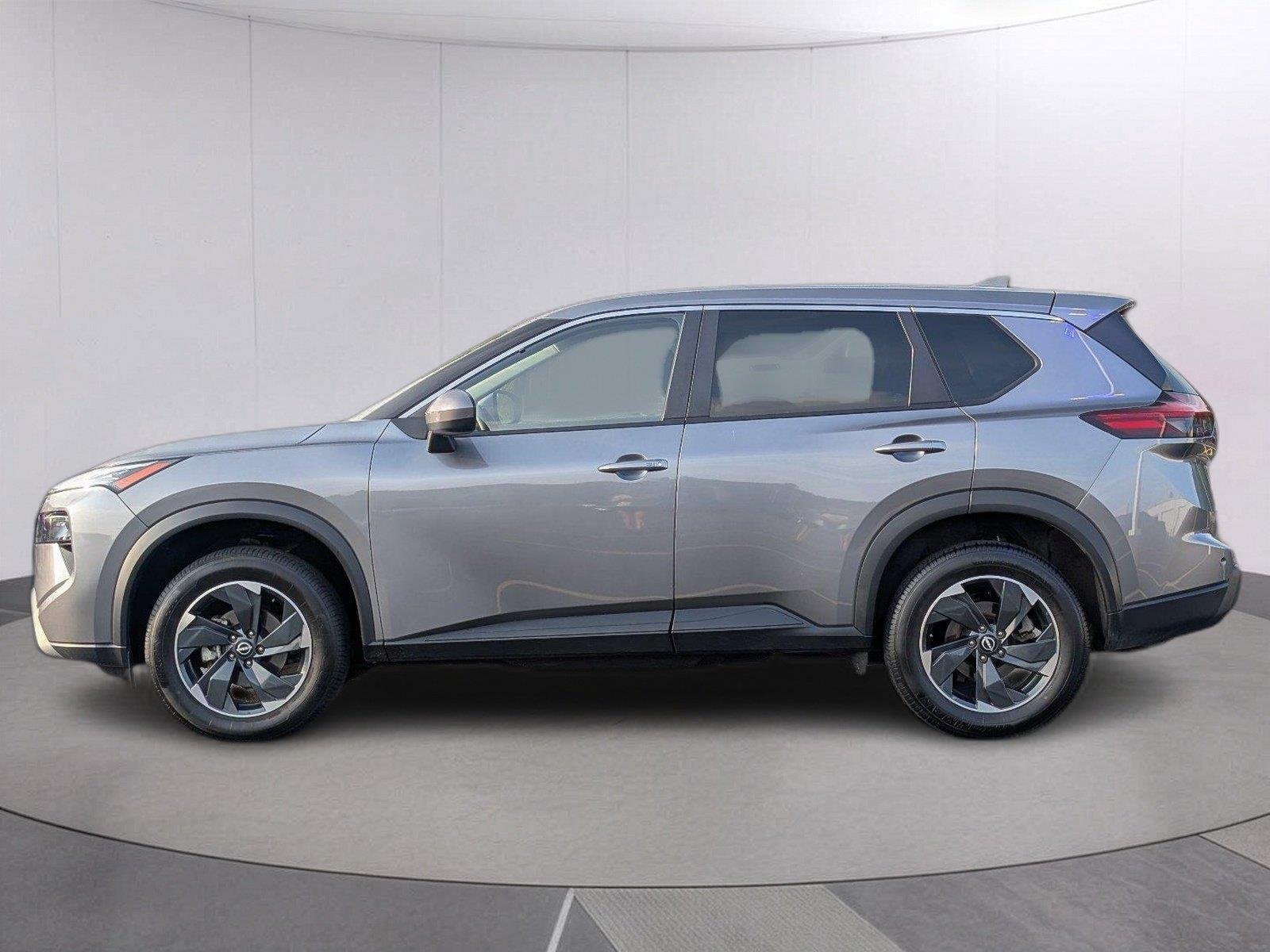 Used 2025 Gun Metallic Nissan SV image 2