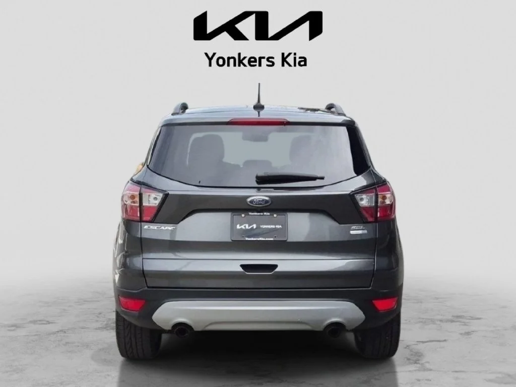 Used 2018 Gray Ford SEL image 6