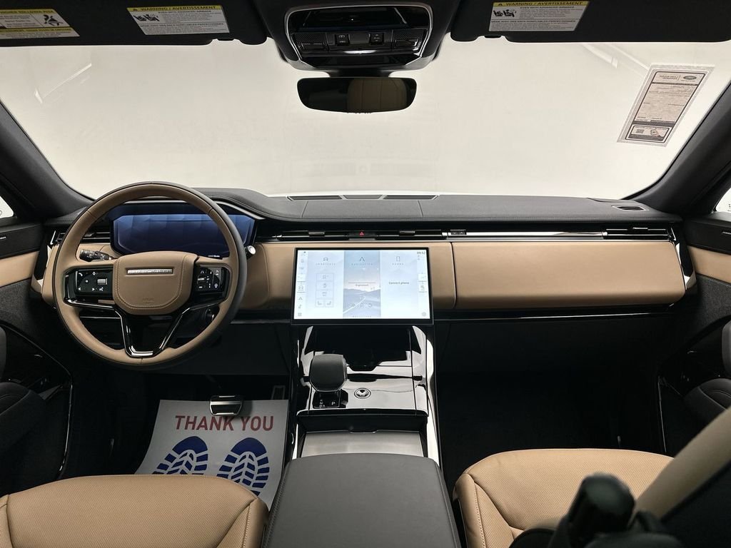 Used 2024 Fuji White Land Rover Dynamic SE image 13