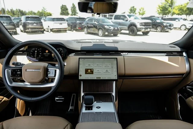2026 Land Rover Range Rover SE - Photo 17