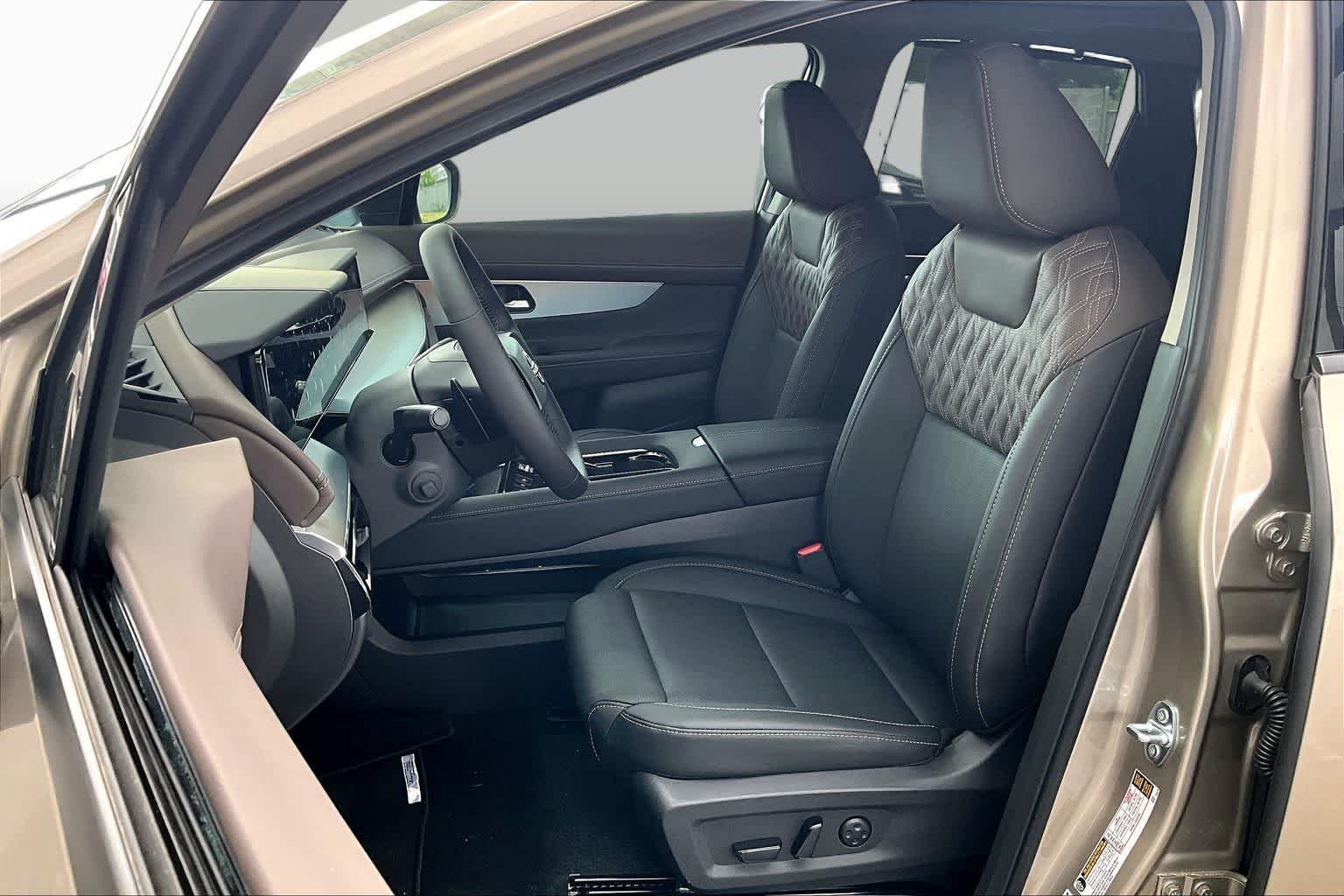 New 2026 Champagne Silver Metallic Nissan Platinum image 15