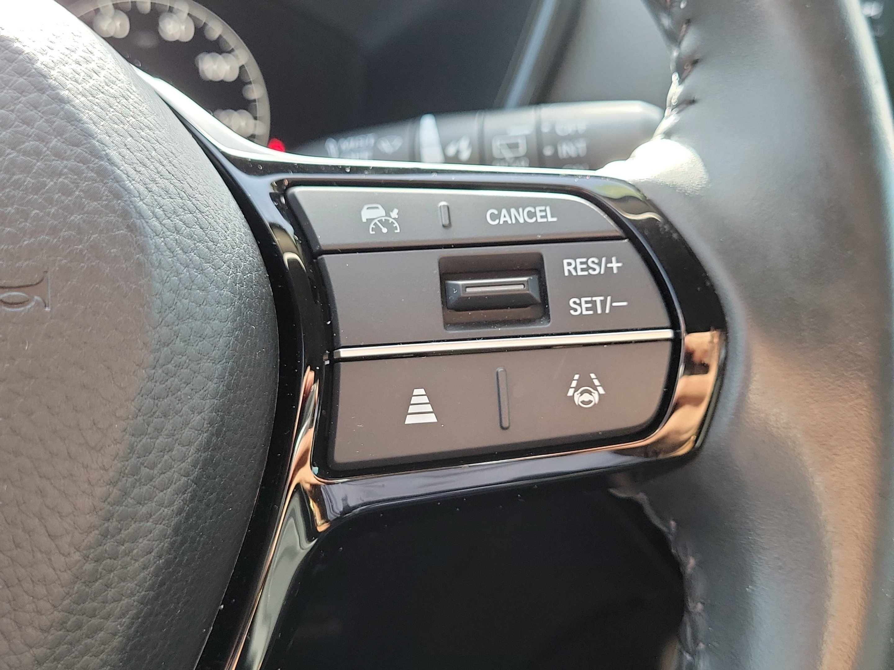Used 2024 Gray Honda EX-L image 30