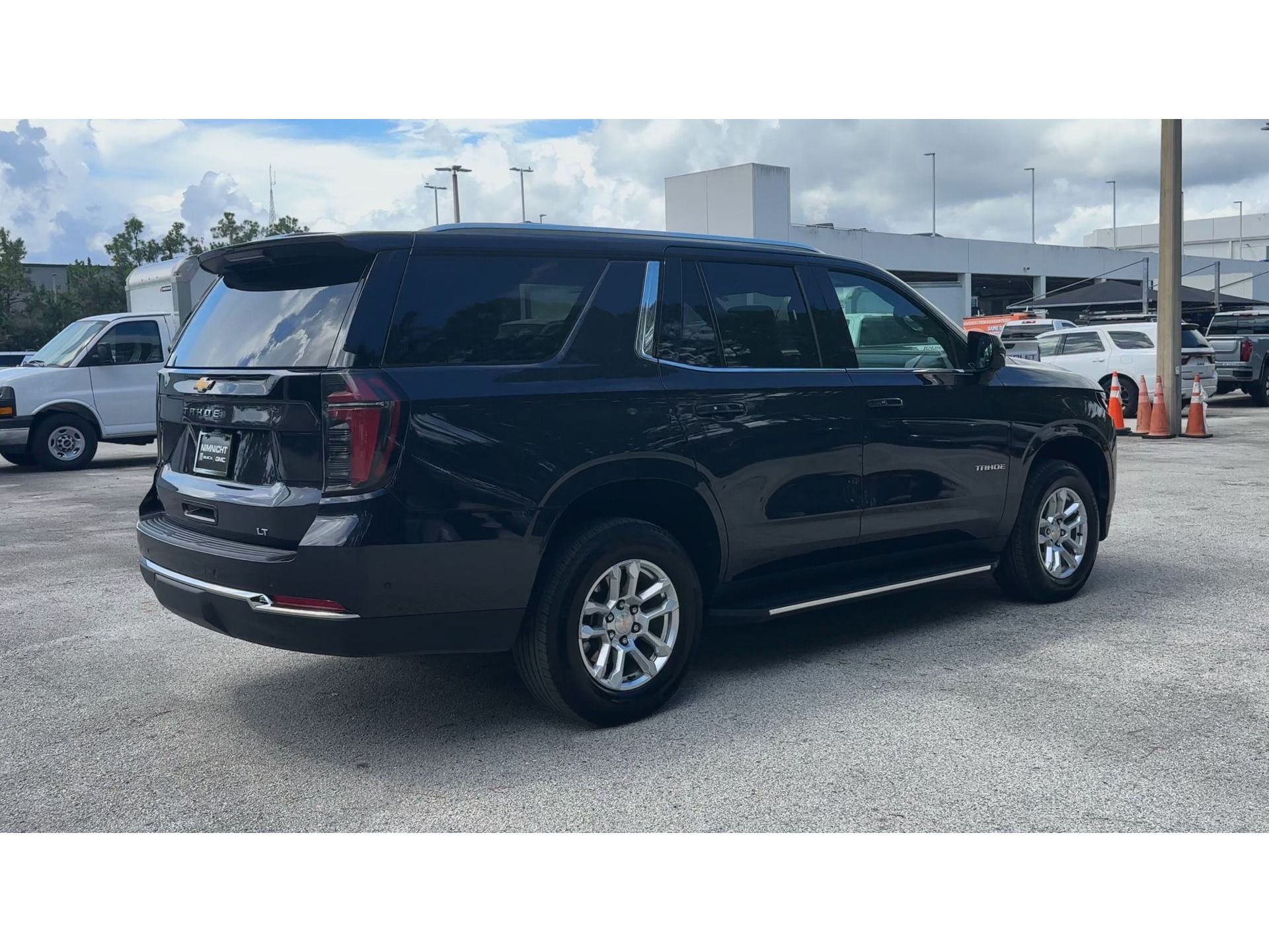 2025 Chevrolet Tahoe LT - Photo 8