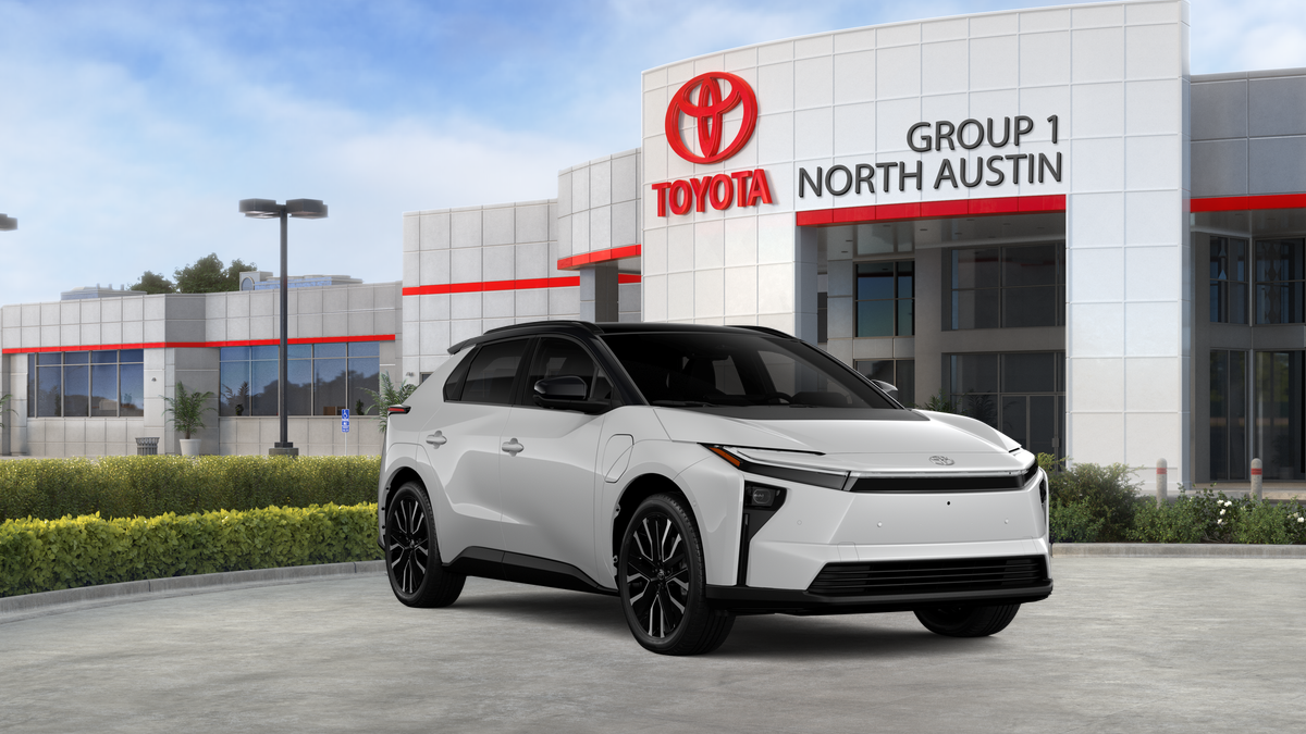 New 2026 Wind Chill Pearl with Midnight Black Metallic roof Toyota Limited image 15