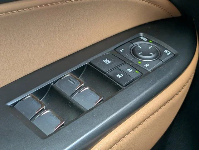 Used 2022 White Pearl Lexus 350 Premium image 23