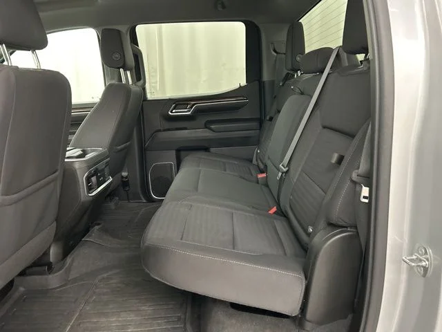 Used 2022 Silver GMC Elevation image 25