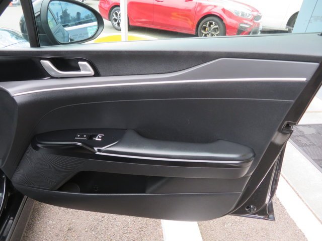 Used 2021 Ebony Black Kia LXS image 10