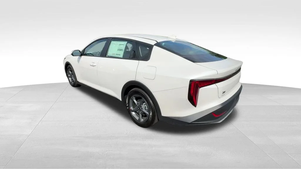 New 2026 White Kia LXS image 3