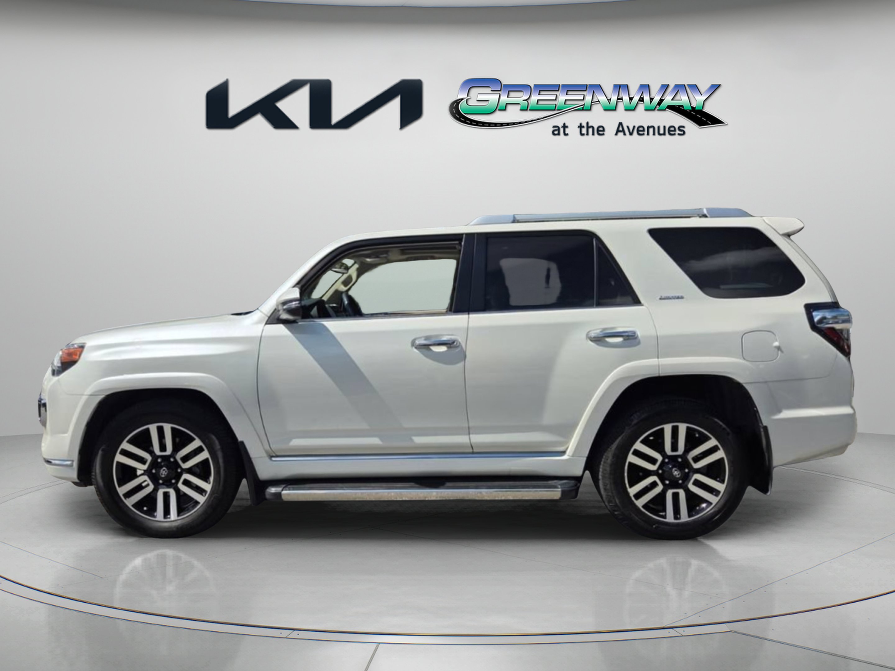Used 2020 Blizzard Pearl Toyota Limited image 4