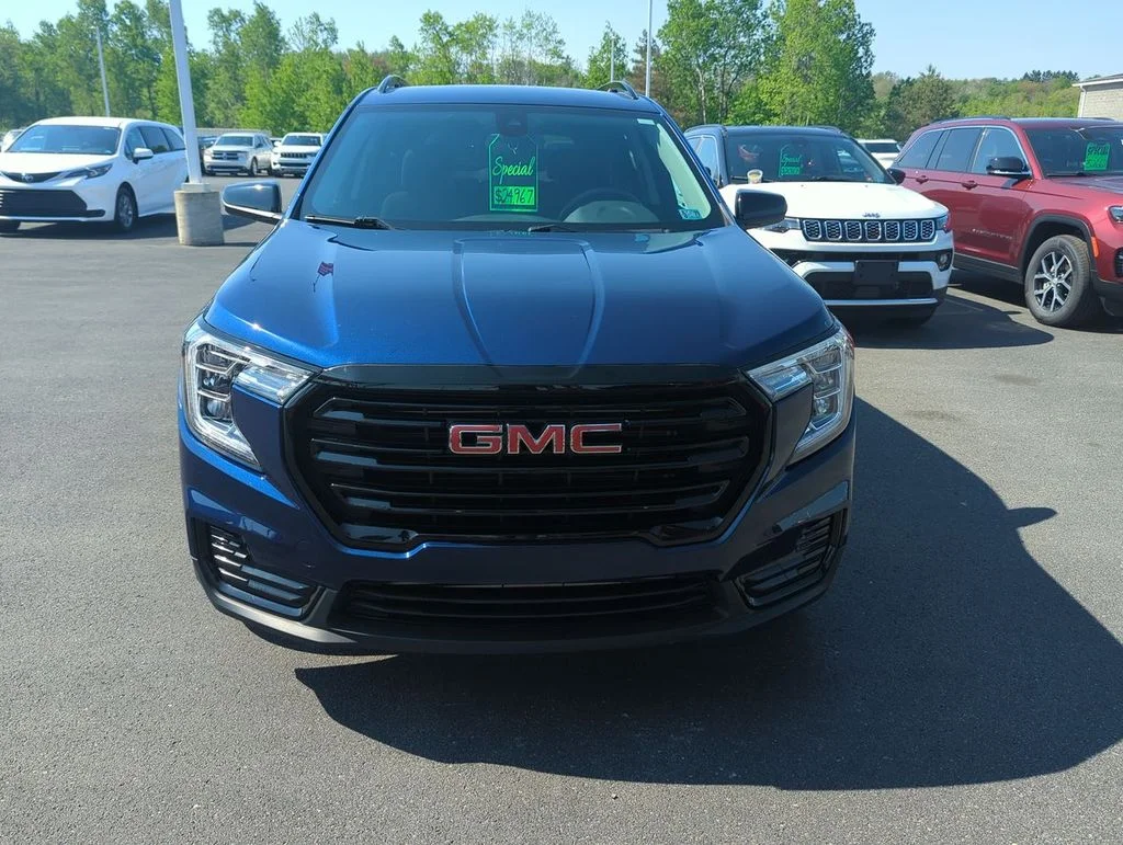 Used 2023 Blue GMC SLE image 3