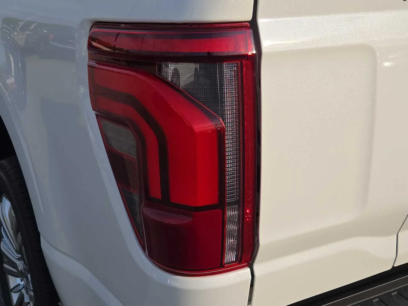 New 2026 Star White Metallic Tri-Coat Ford Platinum® image 16