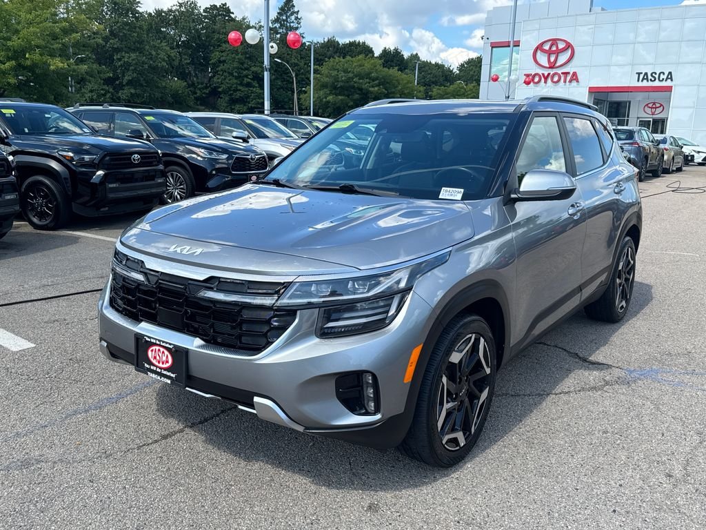 Used 2024 Gray Kia SX image 3
