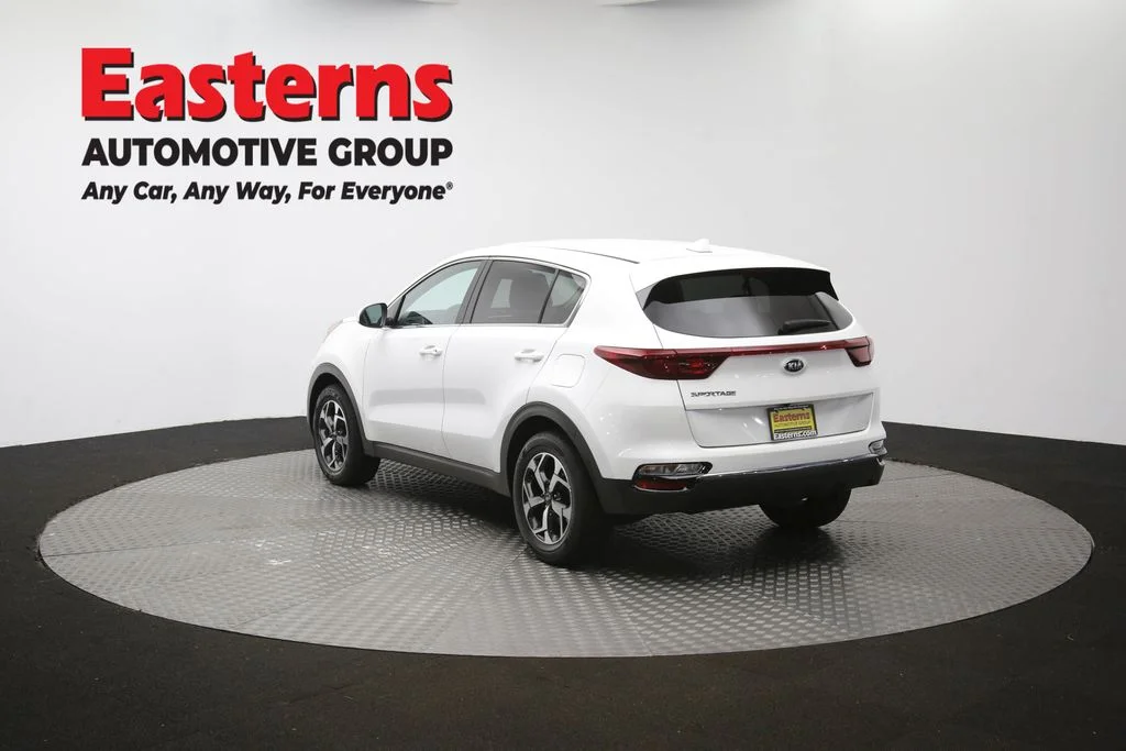 Used 2022 White Kia LX image 58