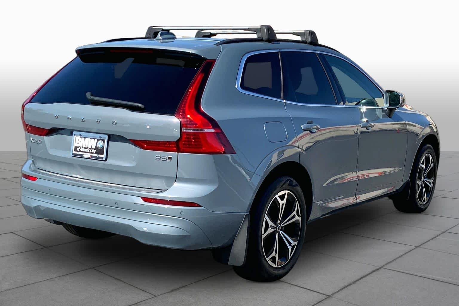 Used 2022 Platinum Grey Metallic Volvo Momentum image 13