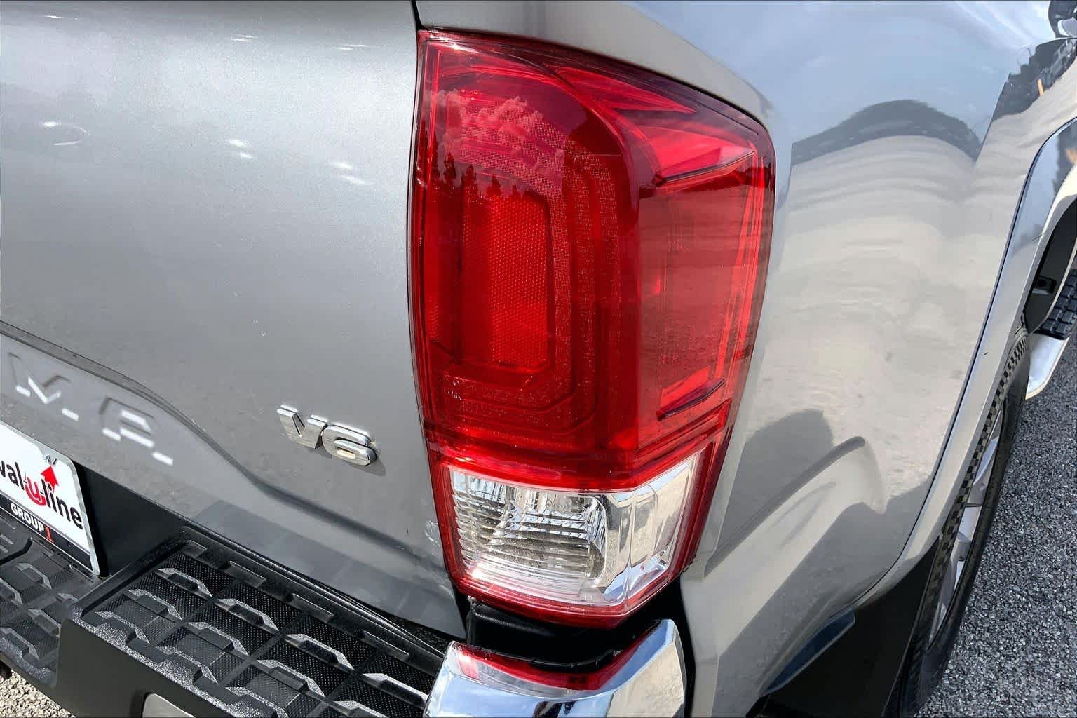 Used 2019 Silver Sky Metallic Toyota SR5 image 29
