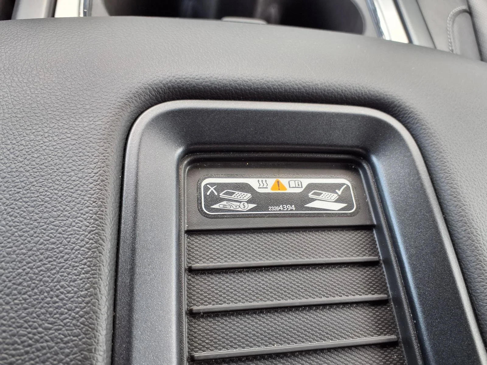 Used 2018 Onyx Black GMC SLT image 18