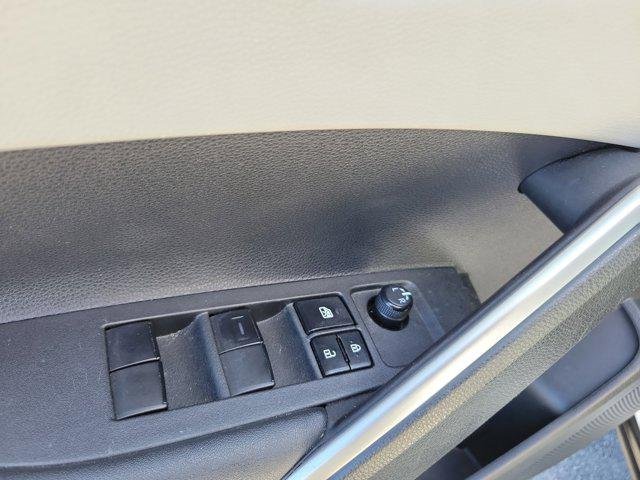 Certified Used 2023 WIND CHILL PEARL Toyota  image 17