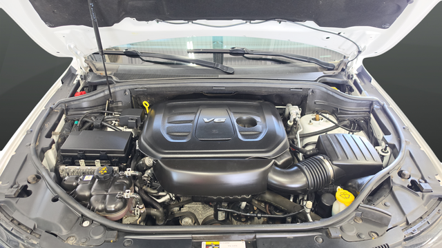 Used 2018 Bright White Clearcoat Jeep Trailhawk image 27