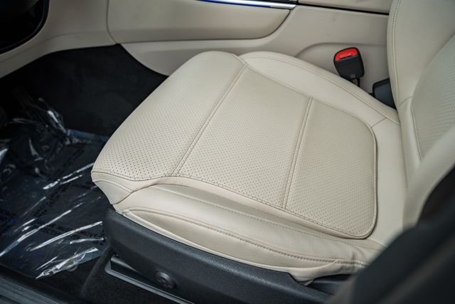 Used 2023 Polar White Mercedes-Benz GLC 300 image 29