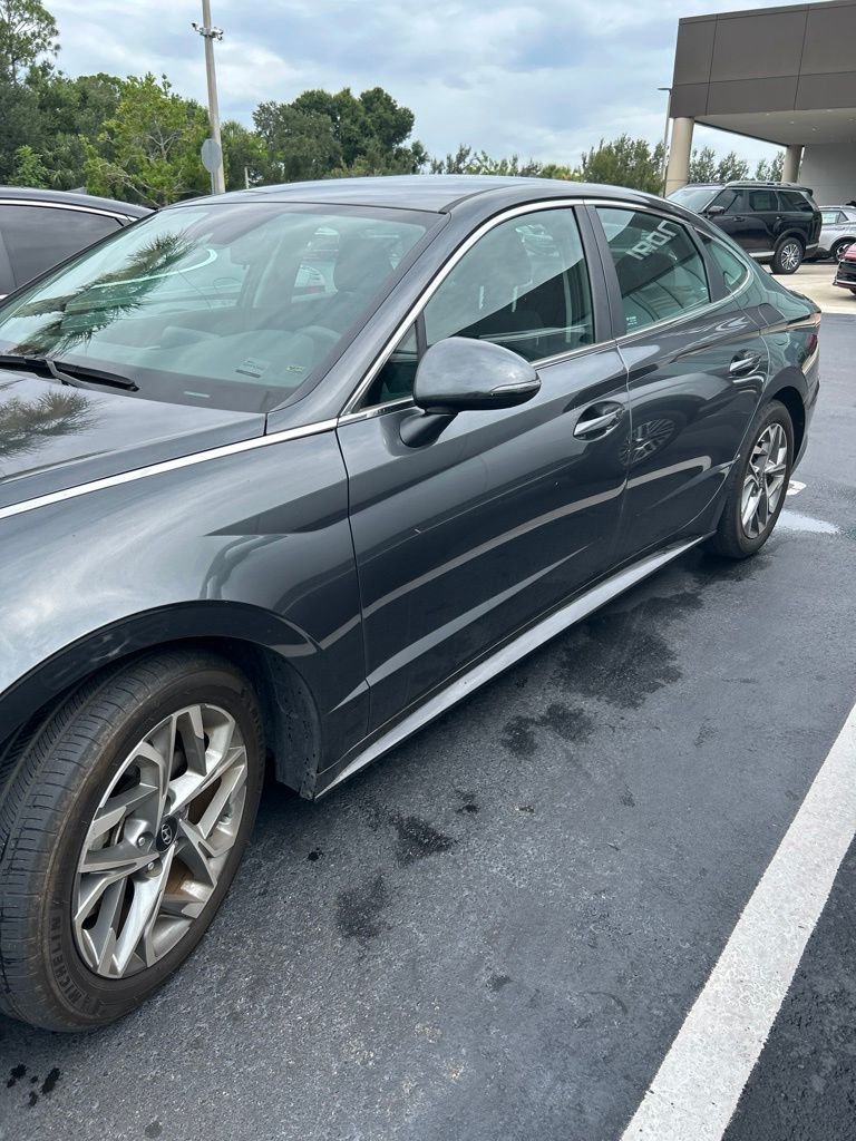 Certified Used 2023 Gray Hyundai SEL image 4