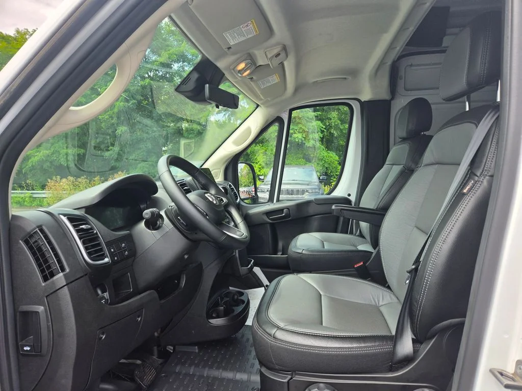 New 2024 White Ram 2500 image 15