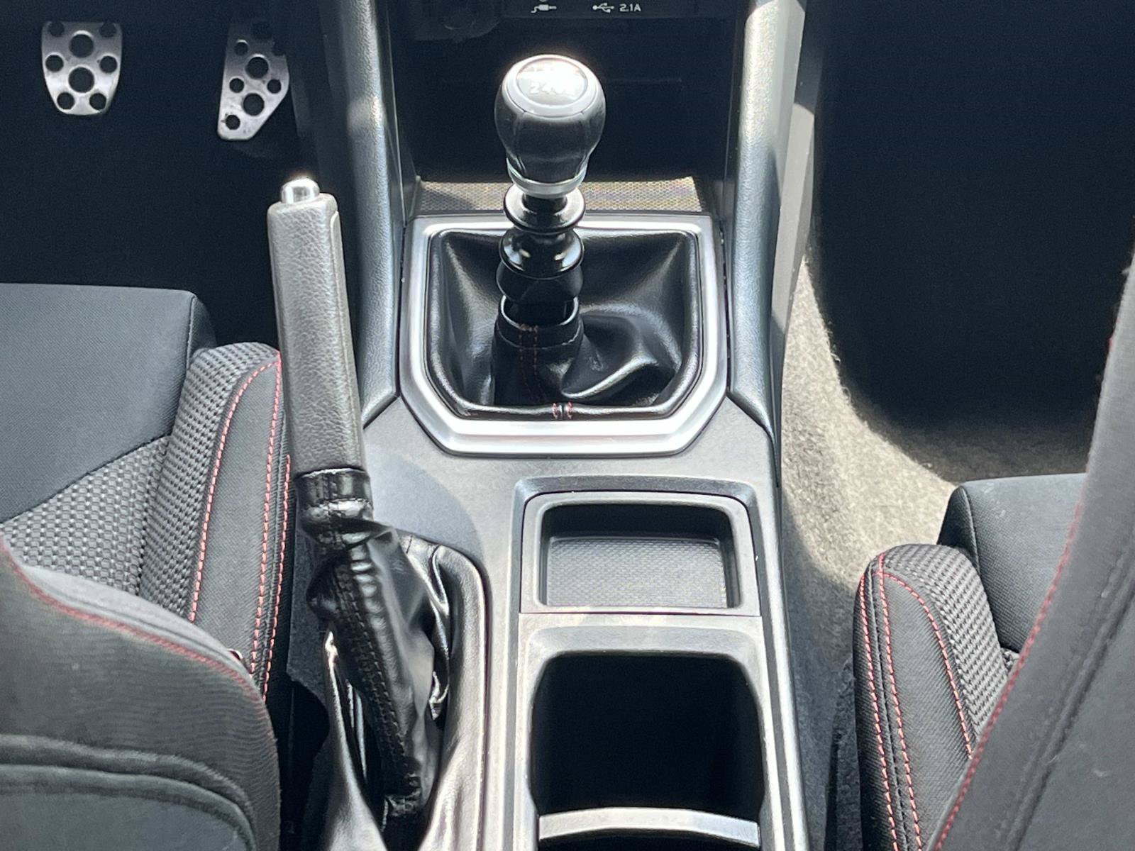 Used 2022 Ceramic White Subaru Premium image 16