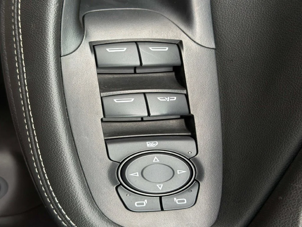 Used 2023 Red Buick Select image 18