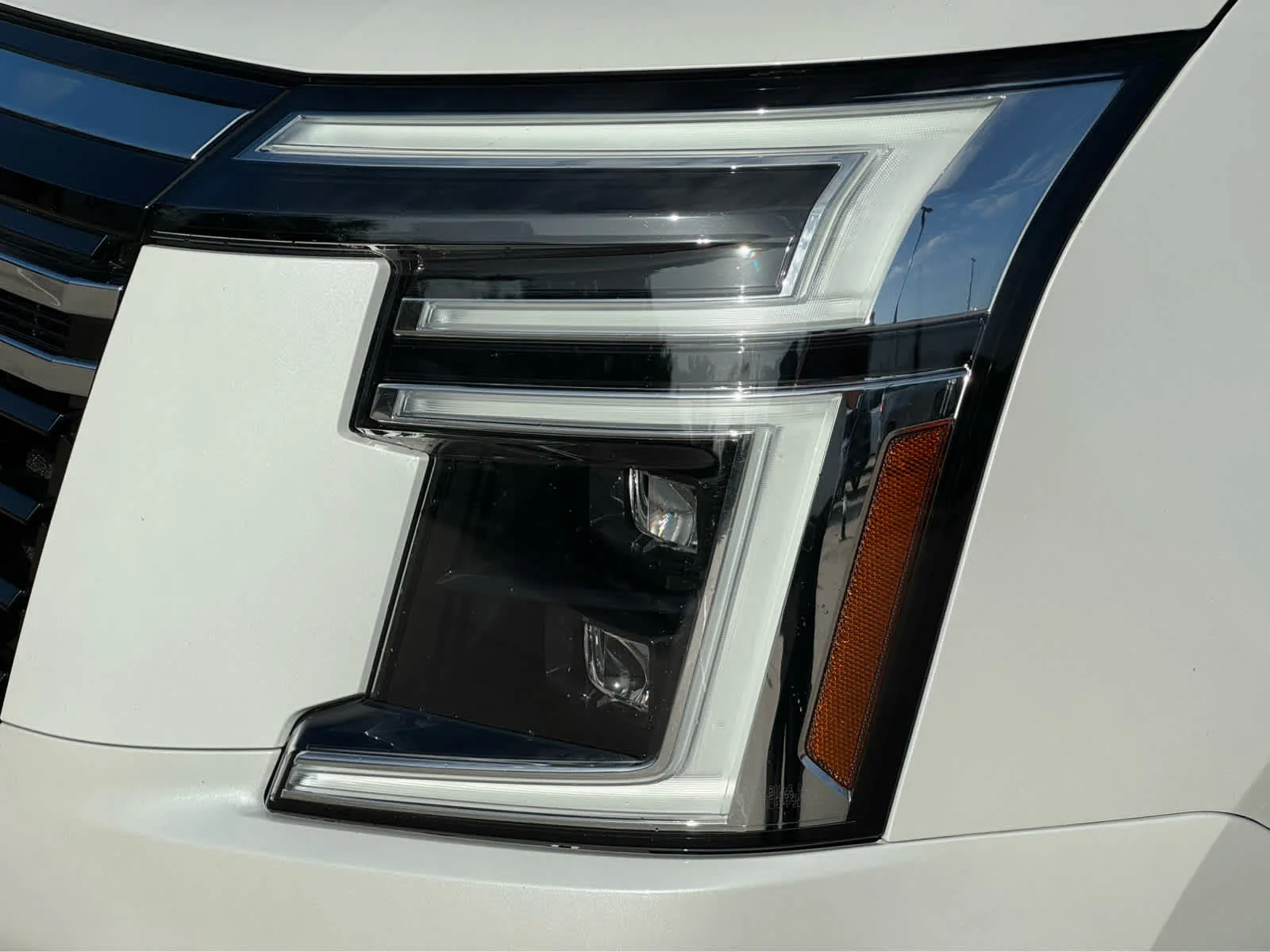 Used 2025 Aspen White Tricoat Nissan SL image 9