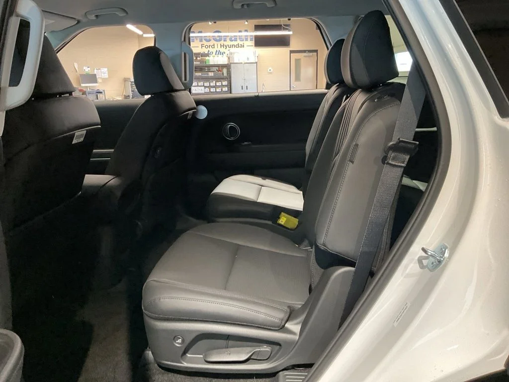New 2026 White Hyundai SEL image 23