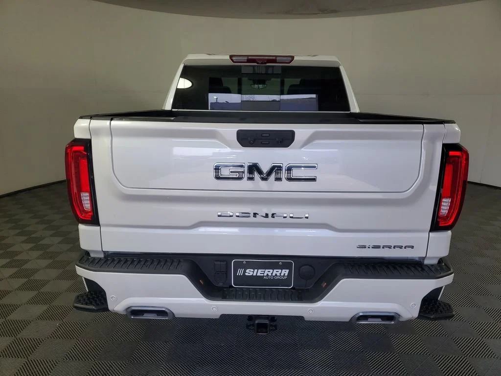Used 2025 White Frost Tricoat GMC Denali Ultimate image 5