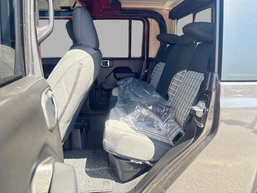 New 2026 Granite Crystal Metallic Clear-Coat Exterior Paint Jeep 85th Anniversary Edition image 10