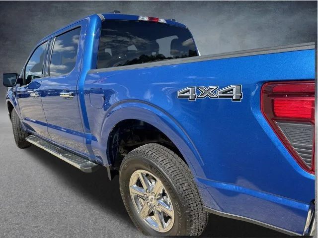 Used 2024 Blue Ford XLT image 17