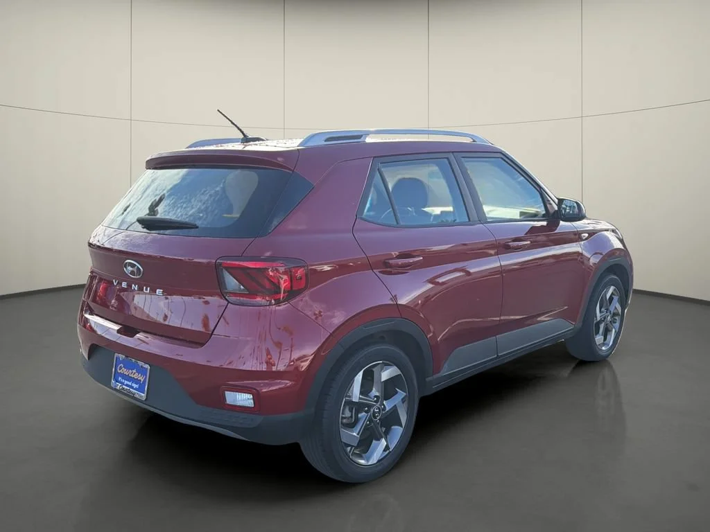 Used 2025 Red Hyundai SEL image 7