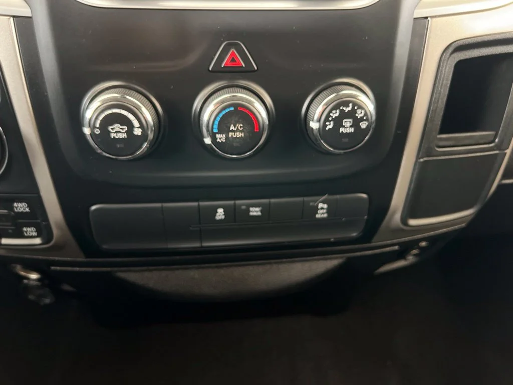 Used 2019 White Ram Warlock image 30