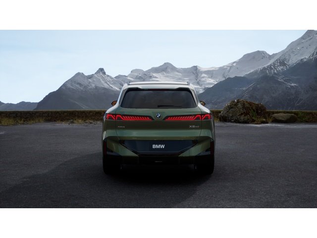 New 2027 C8A/Grey Pine M BMW 40 xDrive image 5