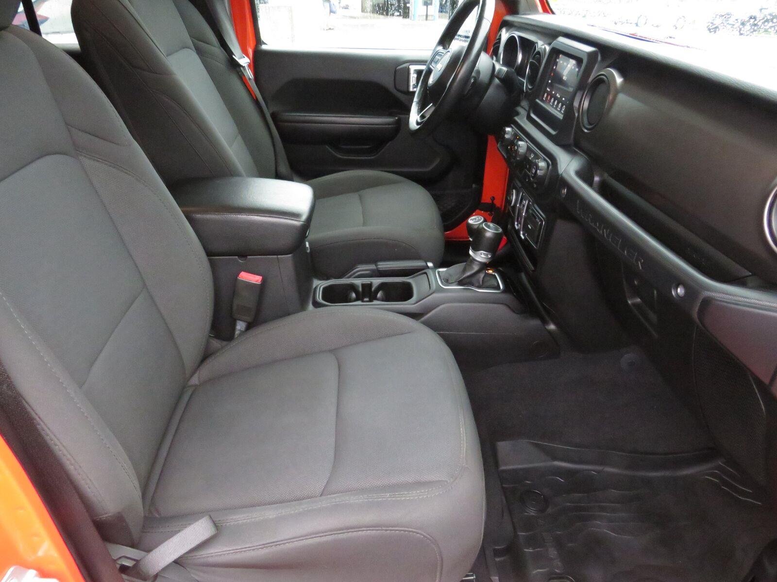 Used 2020 Punkn Metallic Clearcoat Jeep Sport S image 16