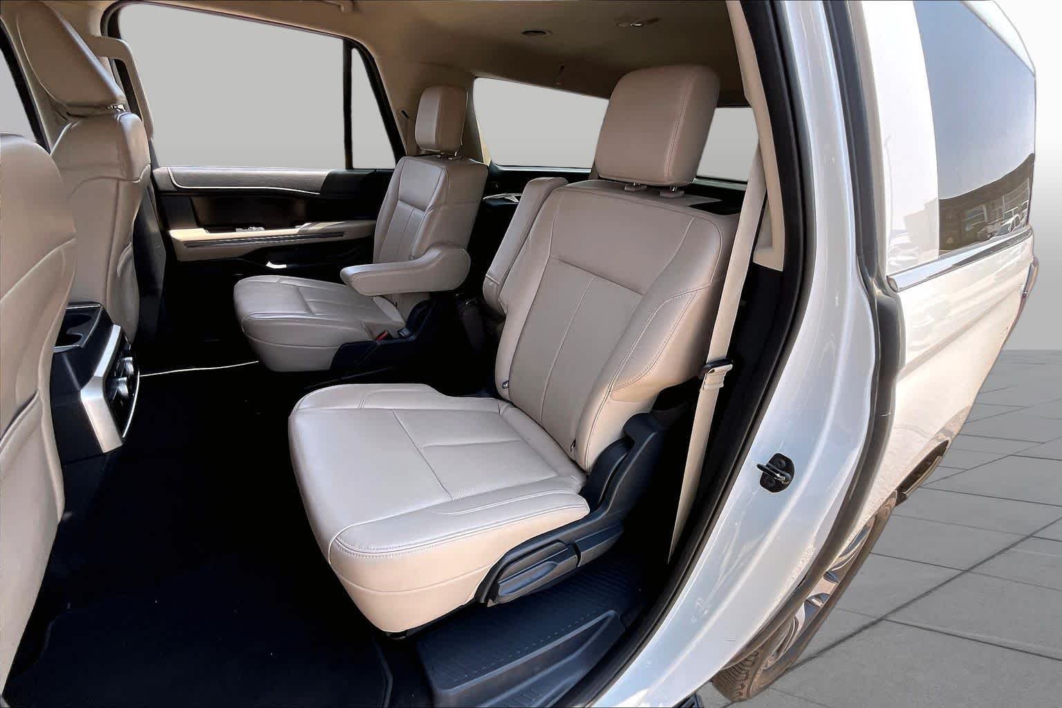 Used 2024 Star White Metallic Tri-Coat Ford XLT image 19