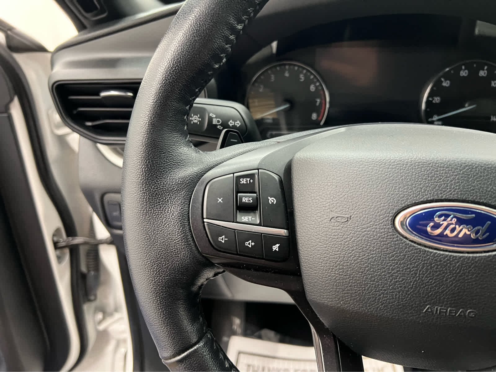 Used 2020 Star White Metallic Tri-Coat Ford XLT image 22