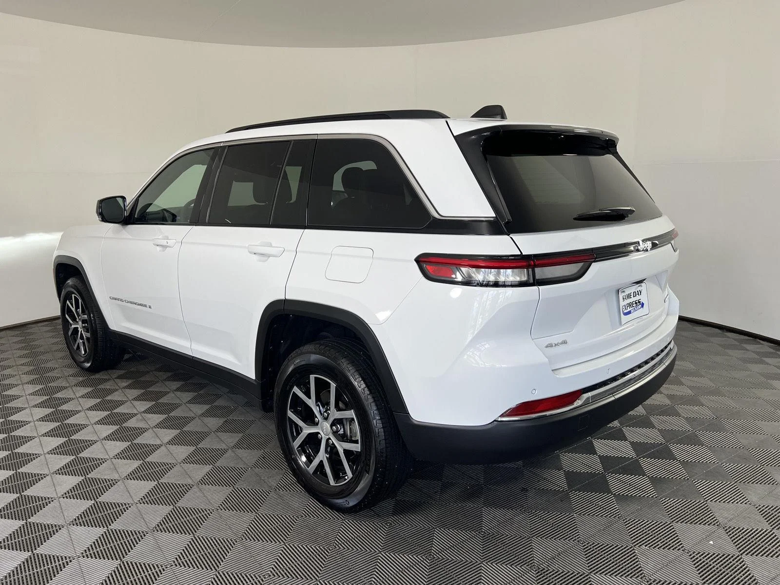 Used 2025 Wh Jeep  image 28