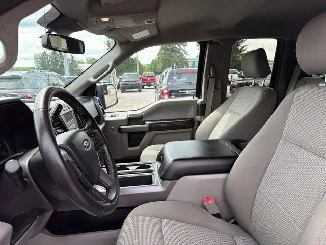 Used 2019 Agate Black Metallic Ford XLT image 17