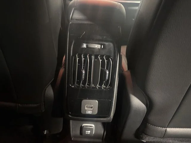 Used 2022 Bright White Clearcoat Jeep Latitude image 30
