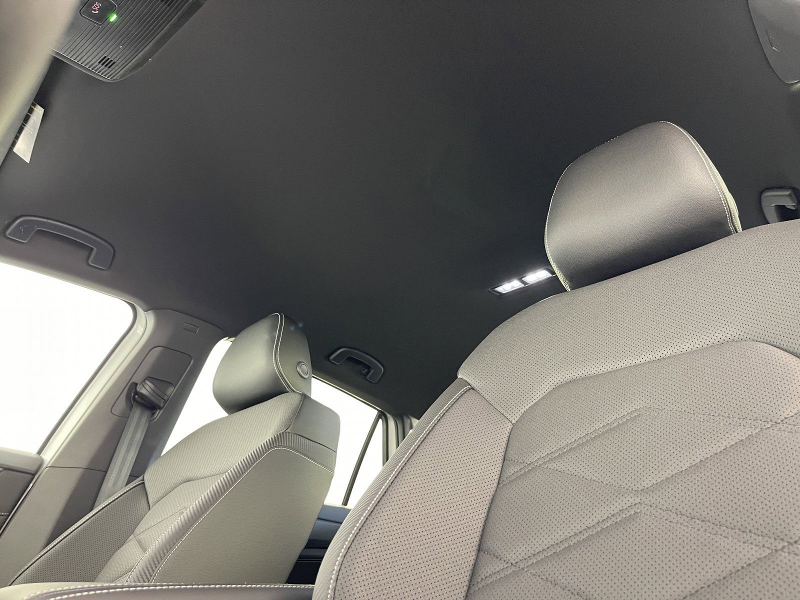 New 2026 Opal White Pearl Volkswagen 2.0T SE image 20
