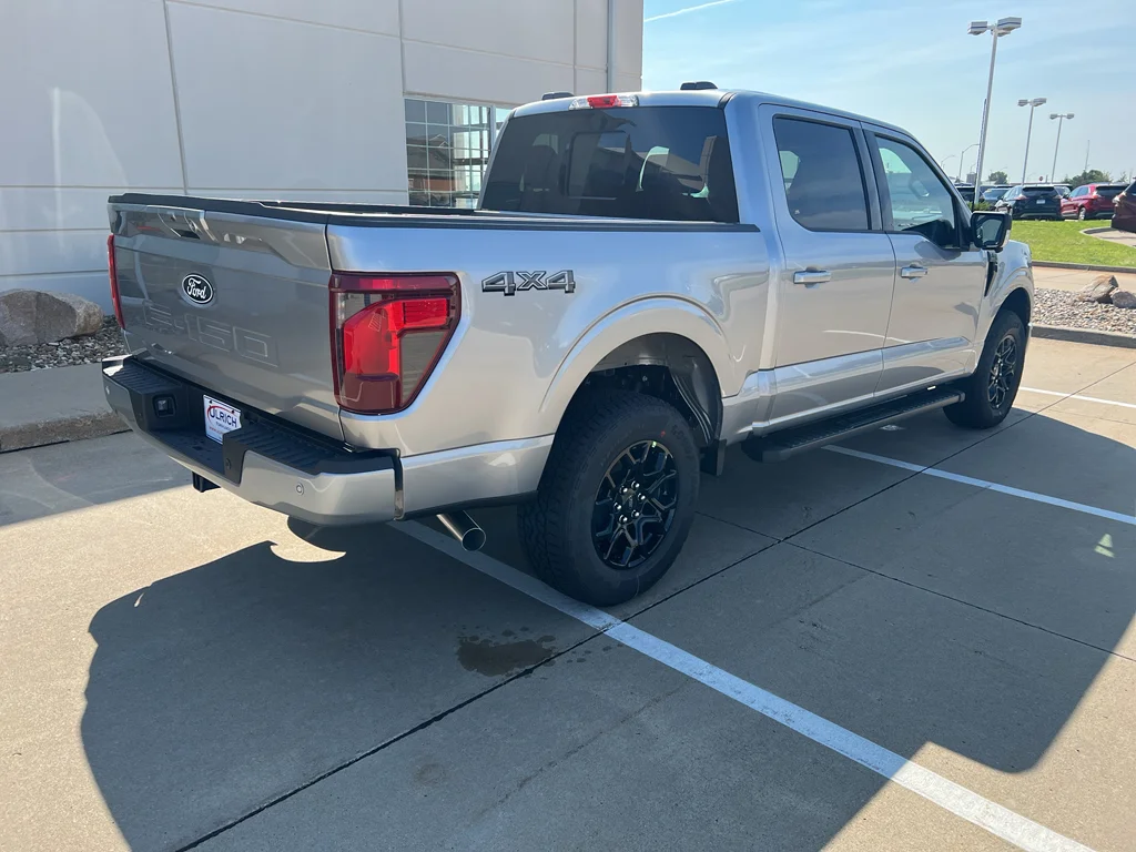 New 2026 Iconic Silver Metallic Ford XLT image 10