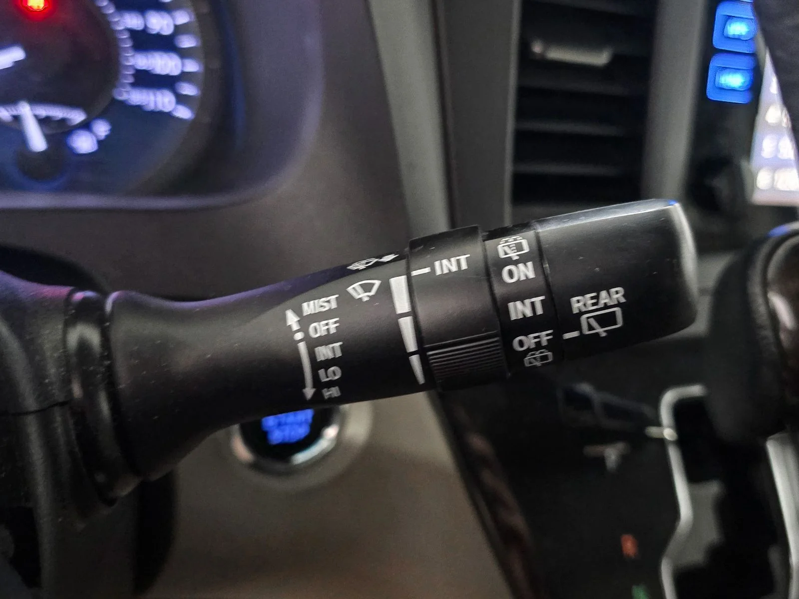 Used 2016 Red Toyota XLE image 39