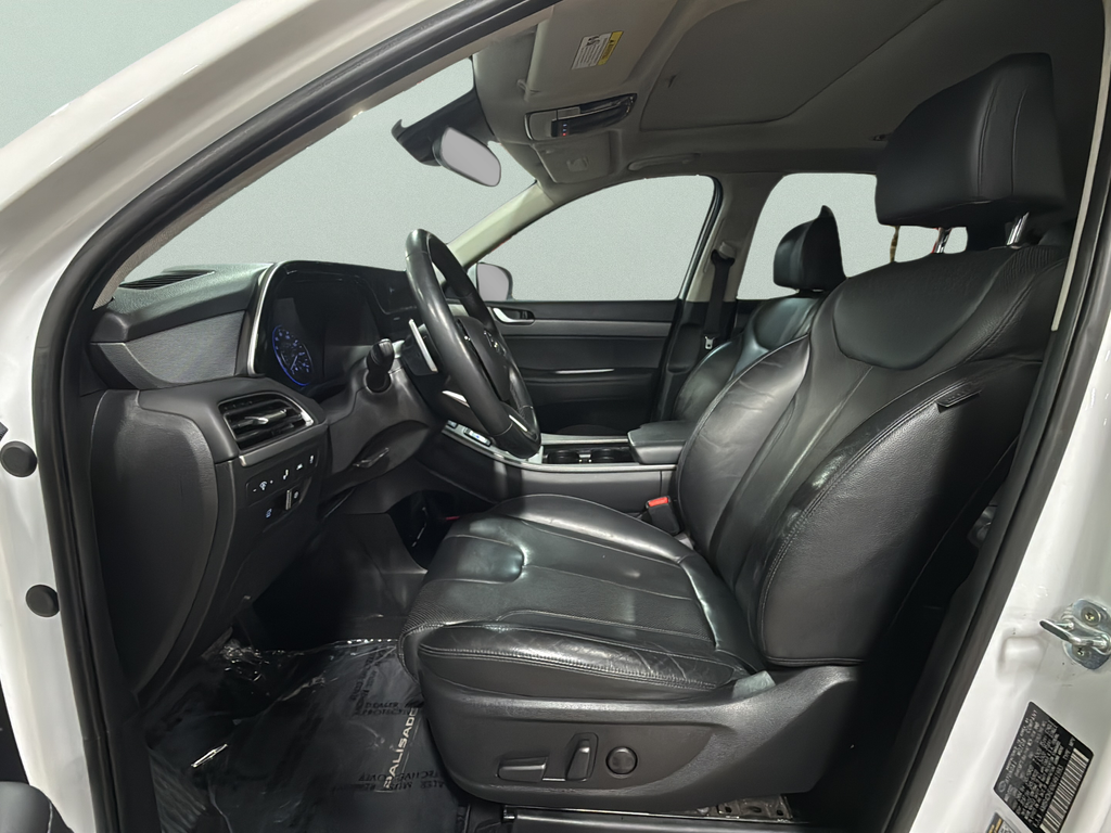Used 2022 Hyper White Hyundai SEL image 23