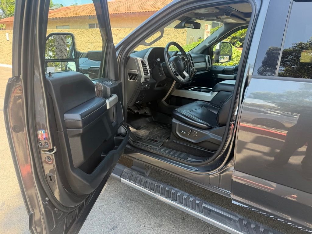 Used 2018 Gray Ford Lariat image 17